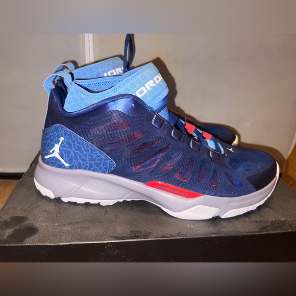10.5 M JORDAN DOMINATE PRO.. Blue Gray Red - Picture 4 of 5